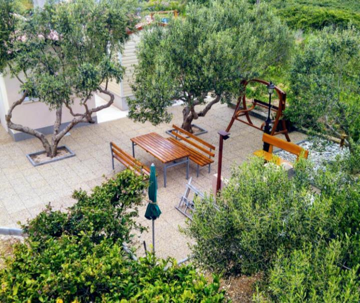 Manora Sucuraj 2 Bedroom Apartment Екстер'єр фото