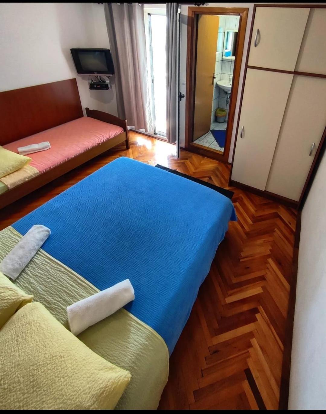 Manora Sucuraj 2 Bedroom Apartment Екстер'єр фото