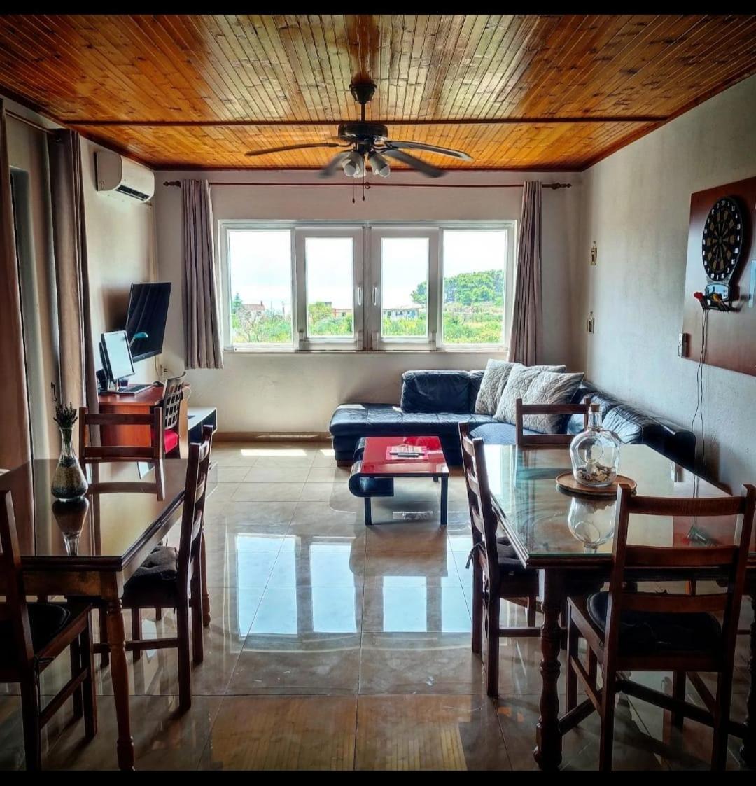 Manora Sucuraj 2 Bedroom Apartment Екстер'єр фото