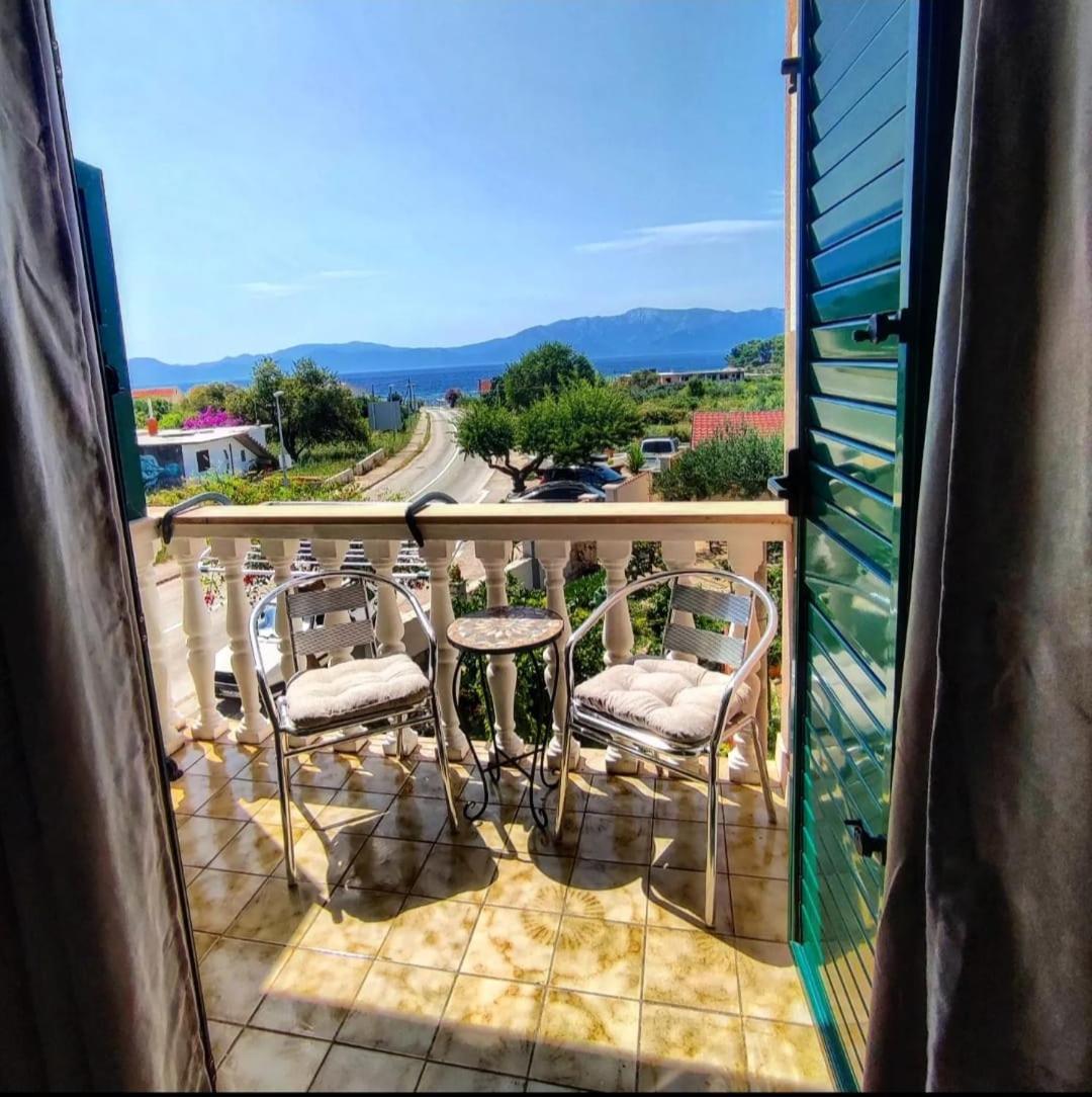 Manora Sucuraj 2 Bedroom Apartment Екстер'єр фото