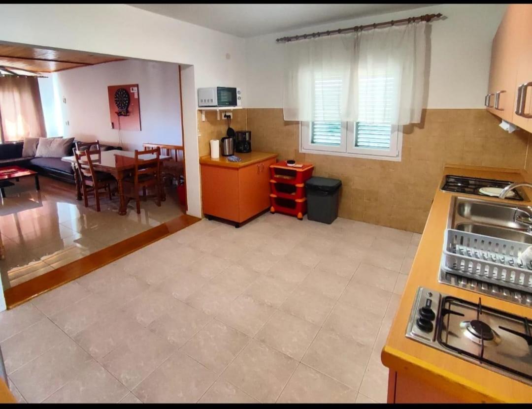 Manora Sucuraj 2 Bedroom Apartment Екстер'єр фото
